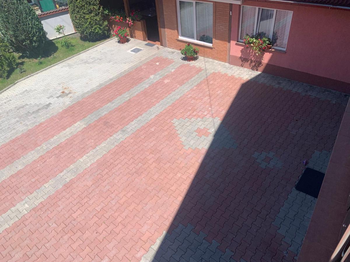 Villa Mery Moisei Luaran gambar