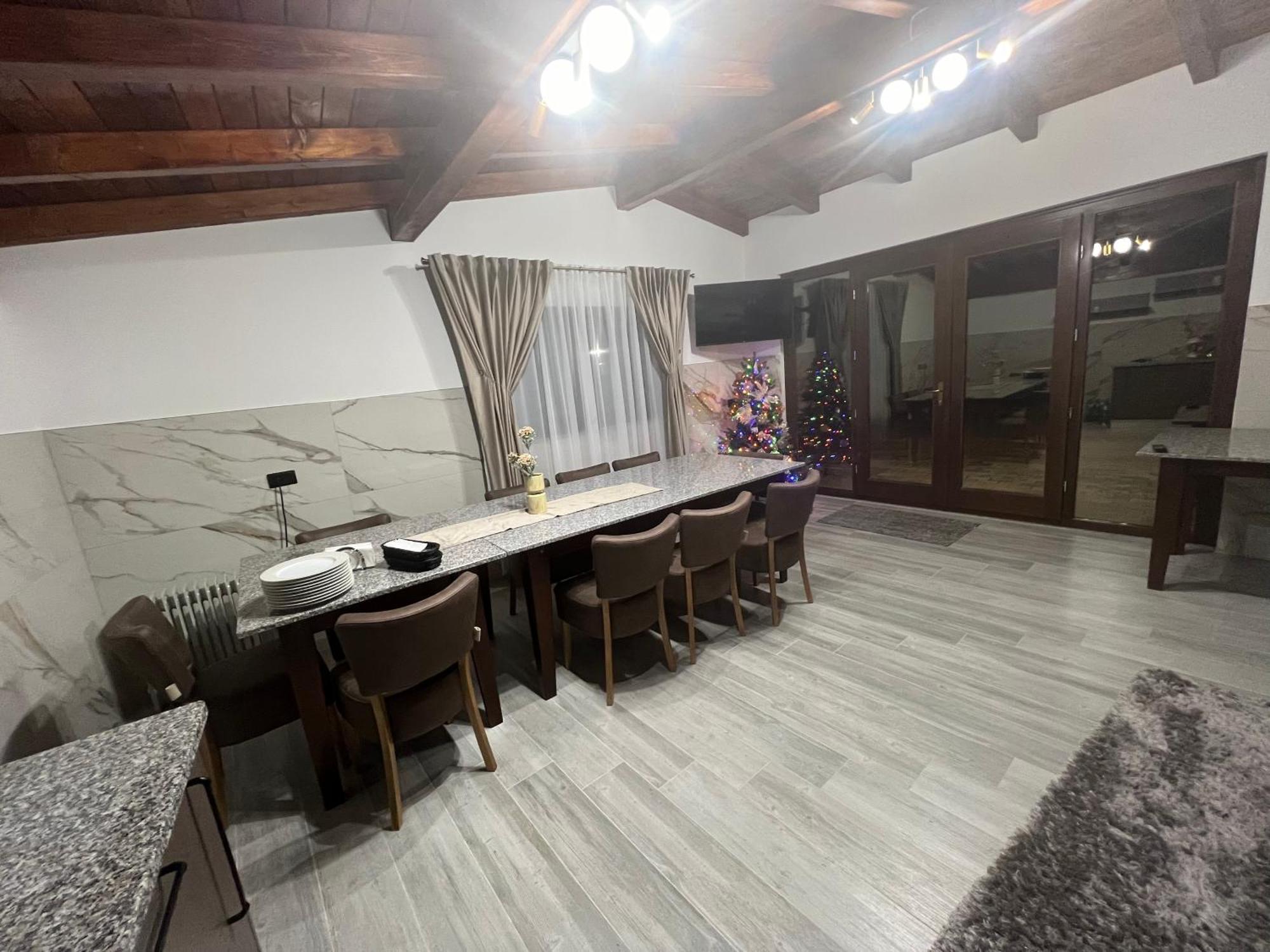 Villa Mery Moisei Luaran gambar